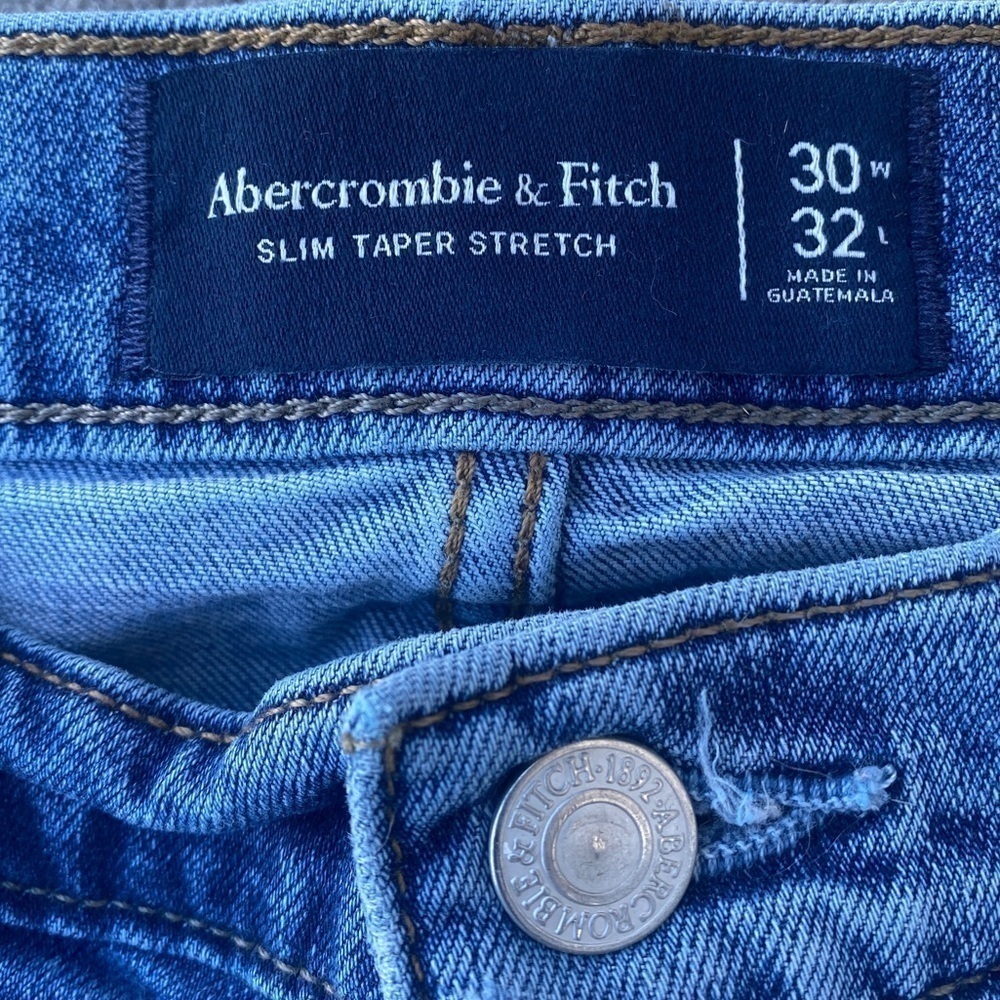 Abercrombie & Fitch Slim Taper Jeans Size 30x32 - Picture 4 of 6
